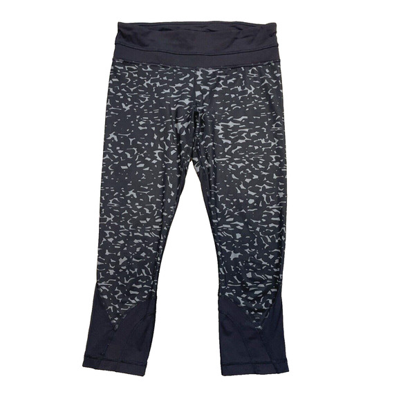 Lululemon Womens Crop Black and‎ Gray Leggings Sz 6 Capri Mid Rise Mesh Hem - Picture 1 of 9